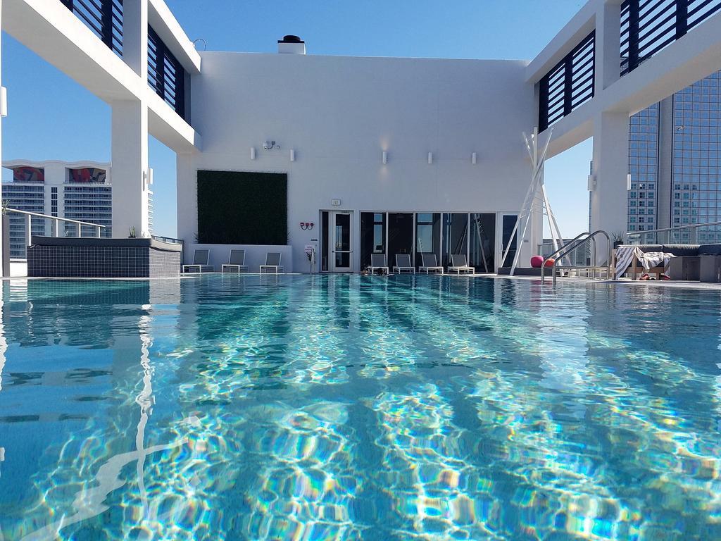 Downtown Miami Deluxe Apartment Exterior photo