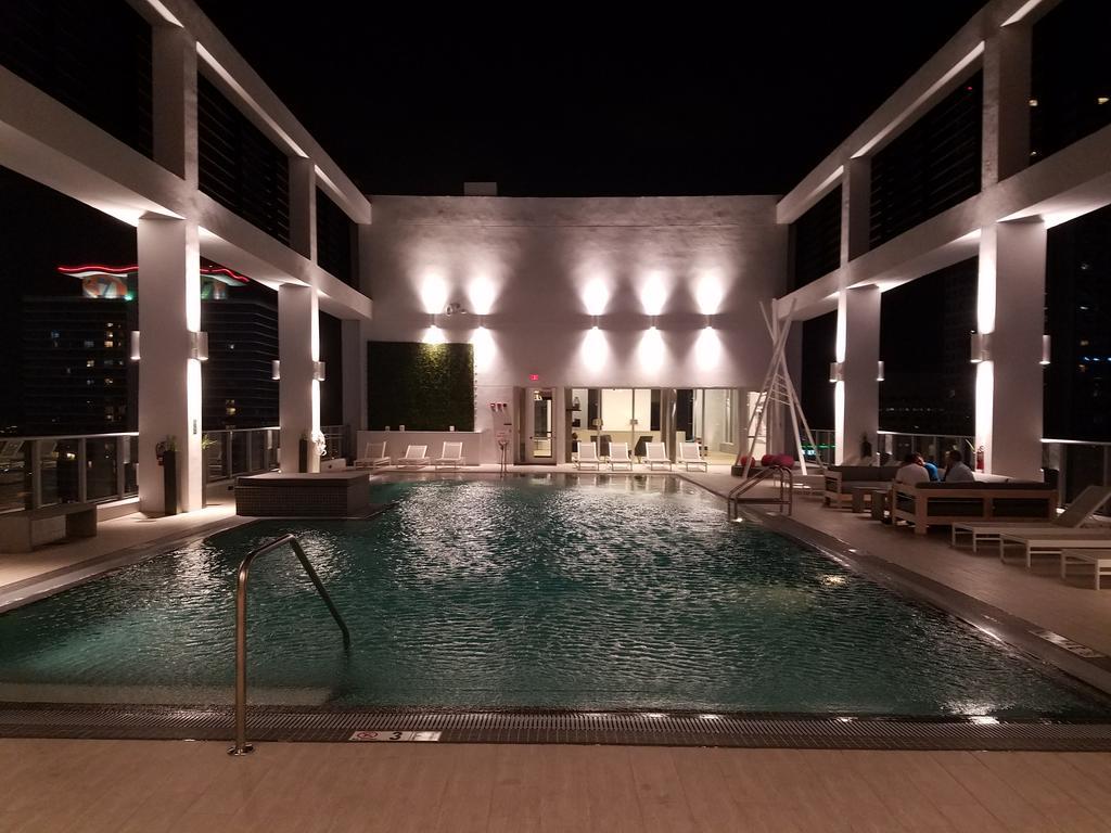 Downtown Miami Deluxe Apartment Exterior photo