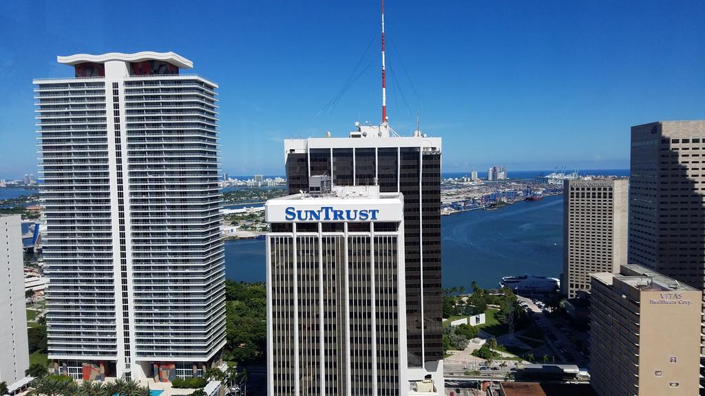 Downtown Miami Deluxe Apartment Exterior photo