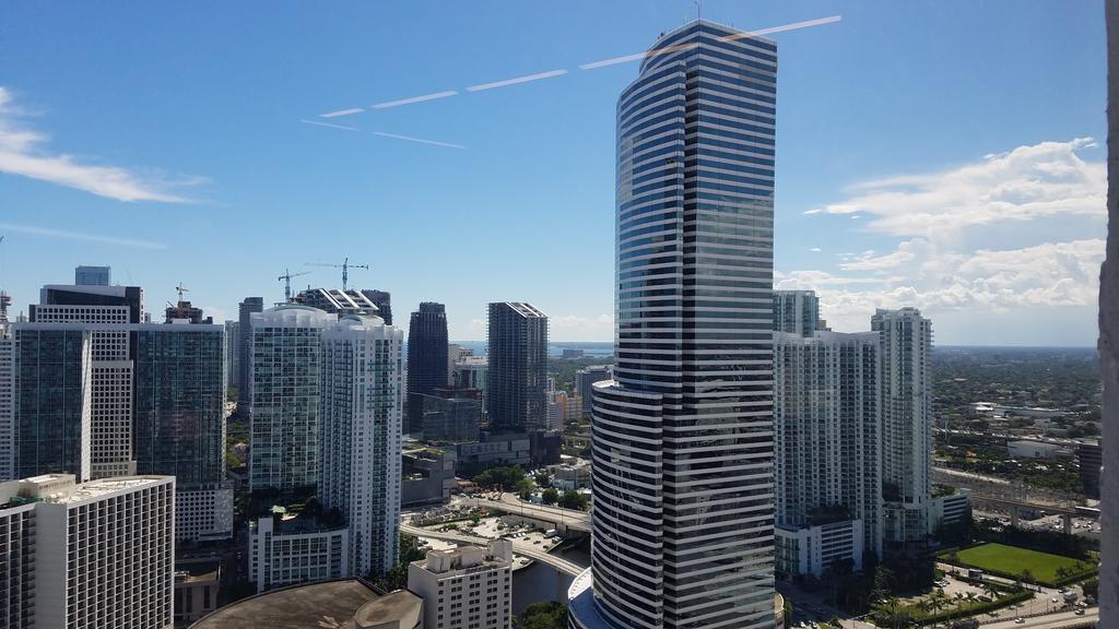 Downtown Miami Deluxe Apartment Exterior photo